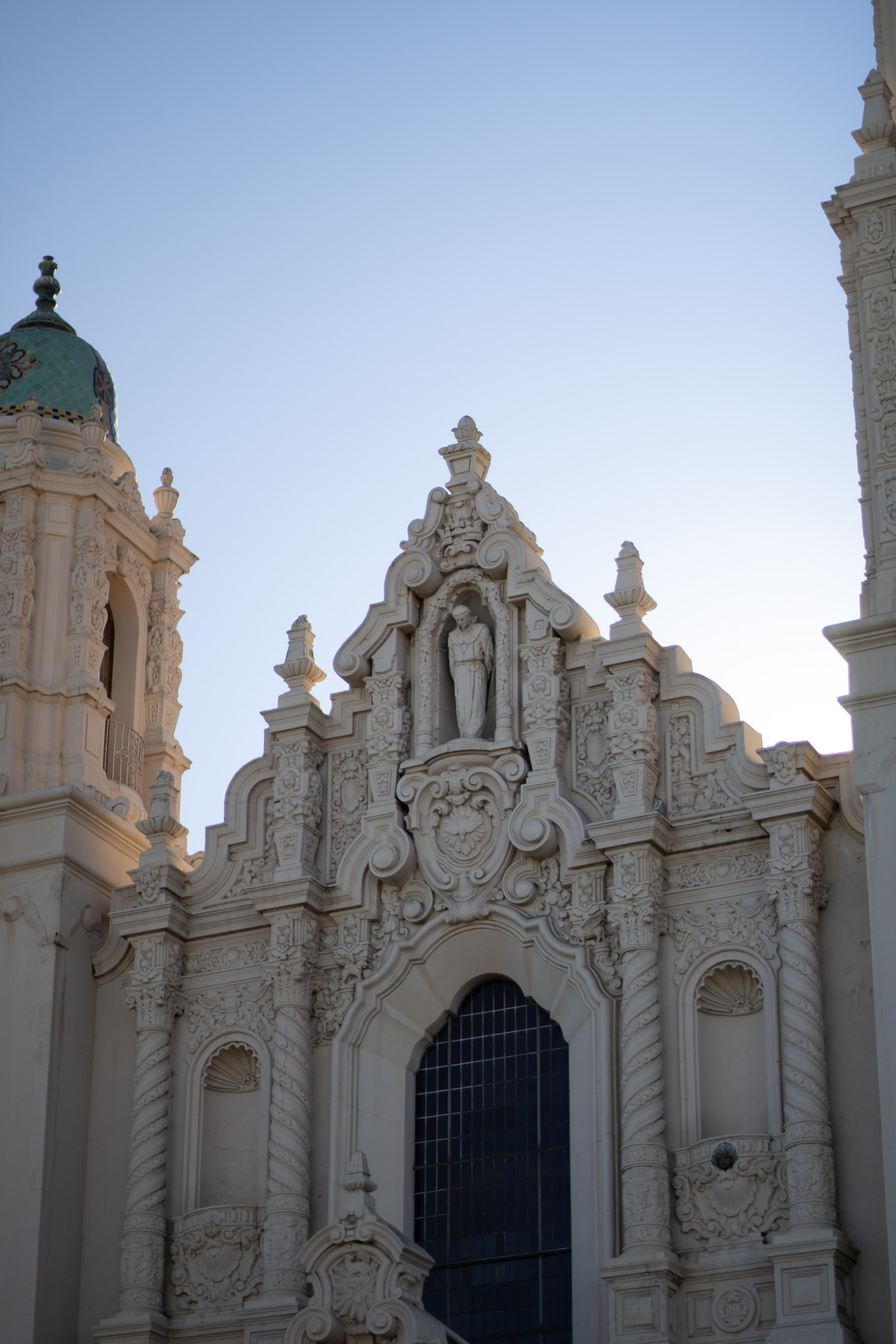 Middle view of Mission San Francisco